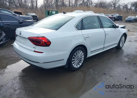2017 Volkswagen Passat 1.8T Se z USA, uszkodzony, nr VIN 1VWBT7A31HC072236